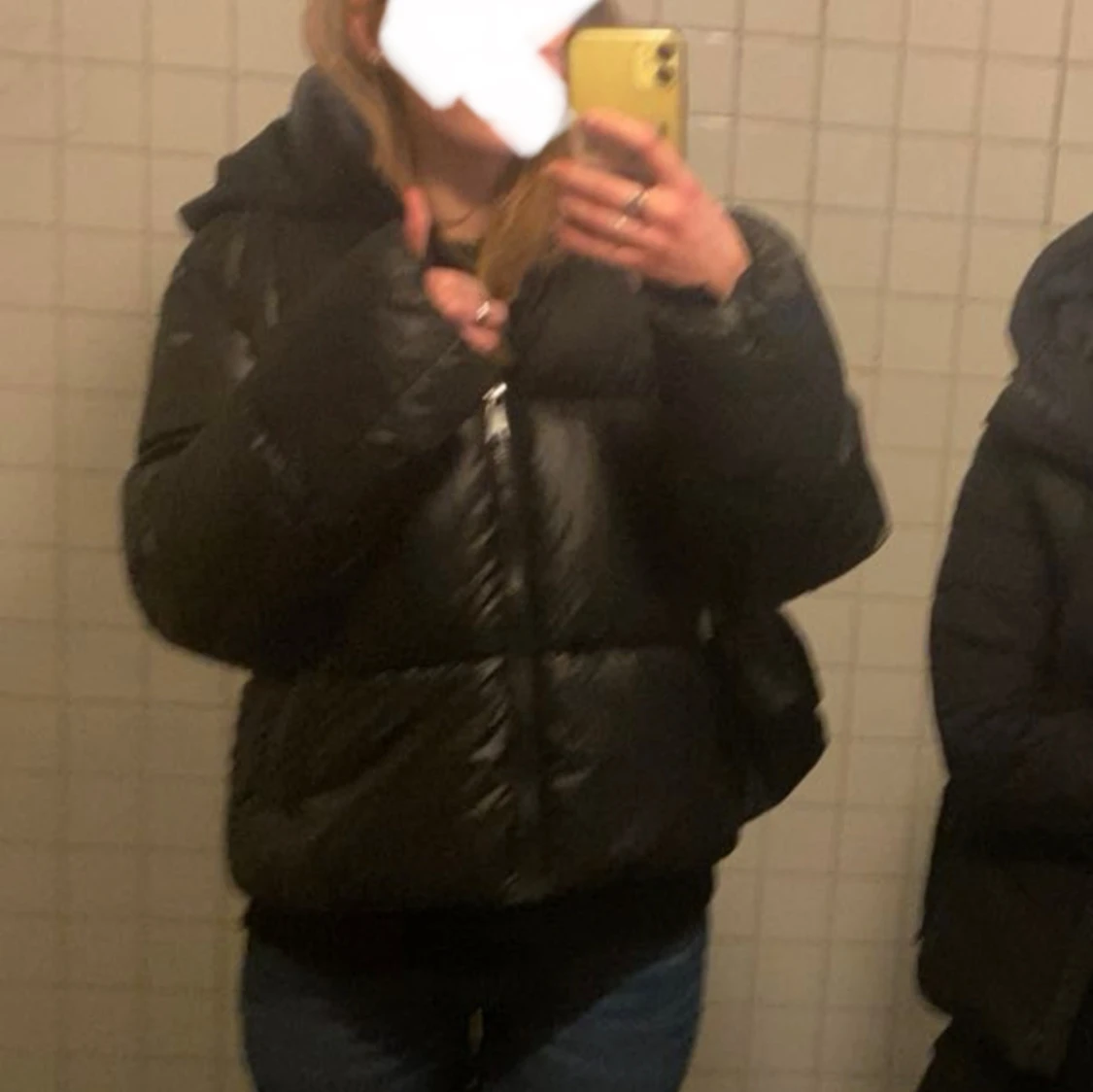 Svart pufferjacka från H&M med huva - 3