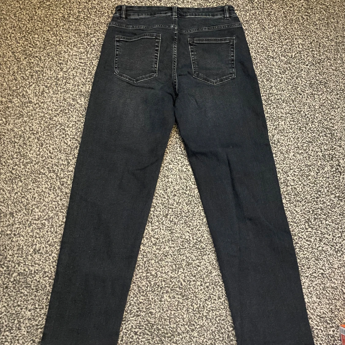 Mörkblåa jeans, storlek 30/32 - 2
