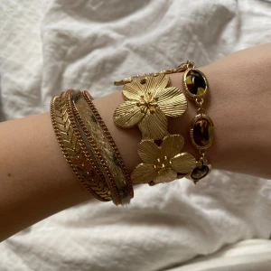 Armband - 3 st supersnygga armband, säljer då de inte kommer till användning längre ⭐️ (lite synligt använd på ena armbandet kolla sista bilden, de andra är imprincip oanvända) 