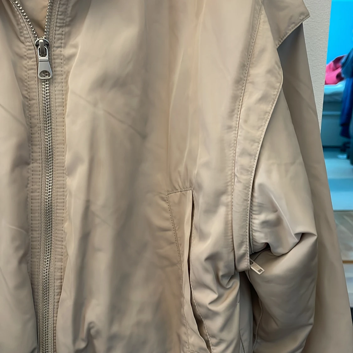 Beige vindjacka från Lindex XS - 4