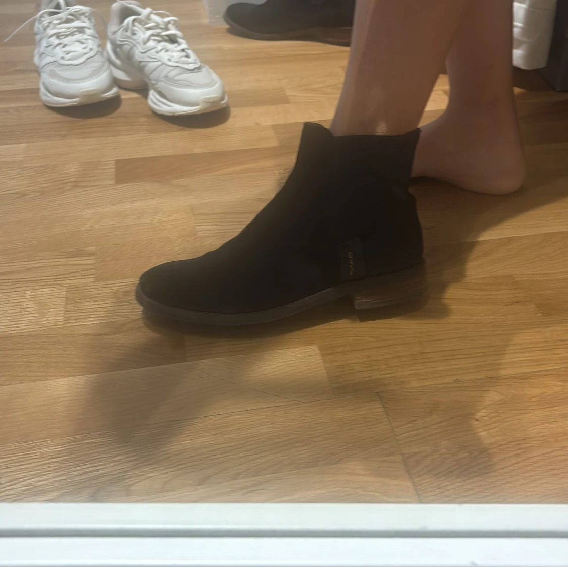 Svarta chelsea boots från Gant i mocka - 1