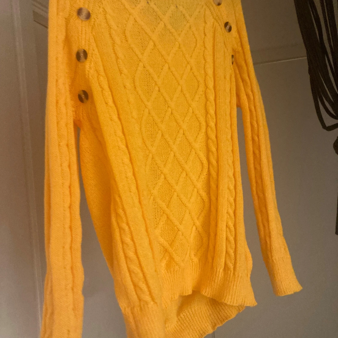 Mysig Gul / Orange Tröja