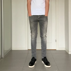 Dondup George jeans  - Säljer nu dessa Dondup George Jeans, skriv för fler bilder/frågor🙌🏼
