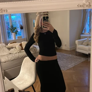 Lång kjol - Som ny, storlek s, hör av er vid frågor💗
