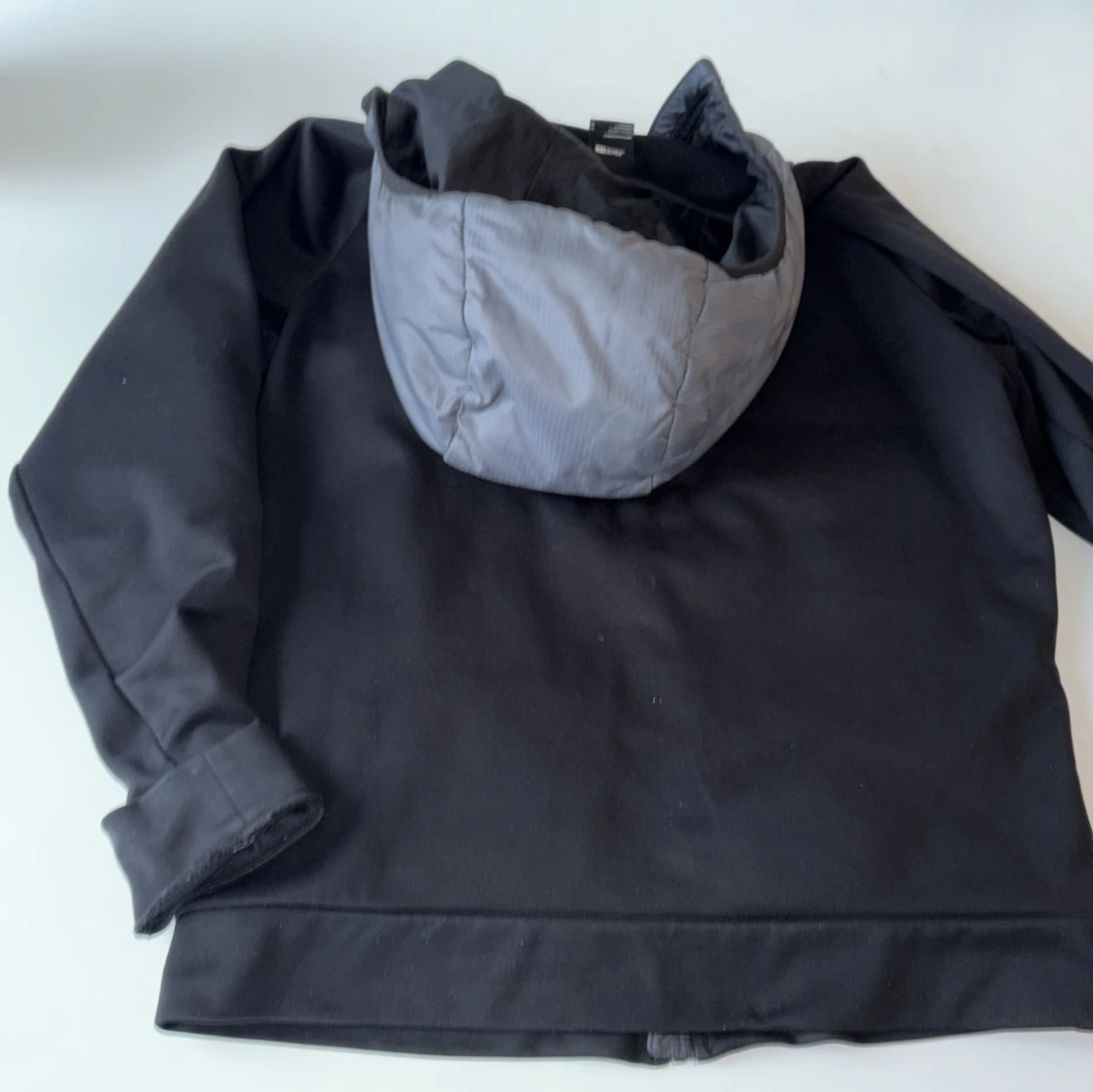 Svart och grå pufferjacka från The North Face - 4