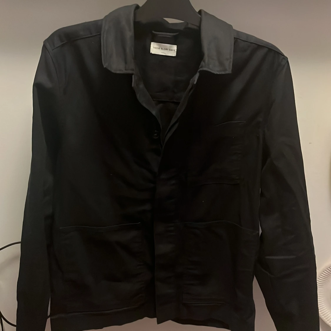 Svart overshirt från These Glory Days