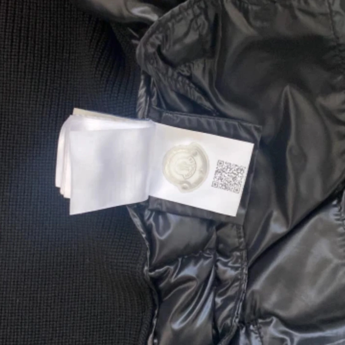 Svart pufferjacka från Moncler - 2