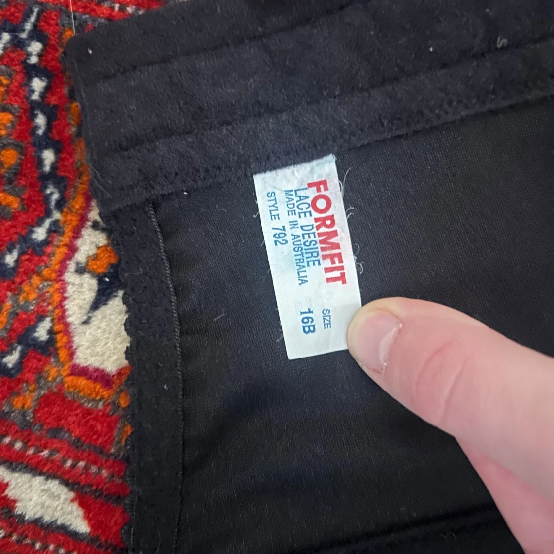 Svart spetskorsett med rosett - 4