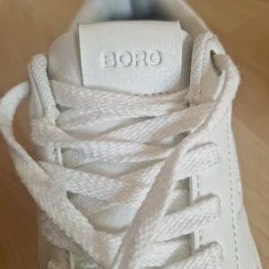 Björn Borg speakers. - Använda 1 gång. Som nya. Storlek 38.
