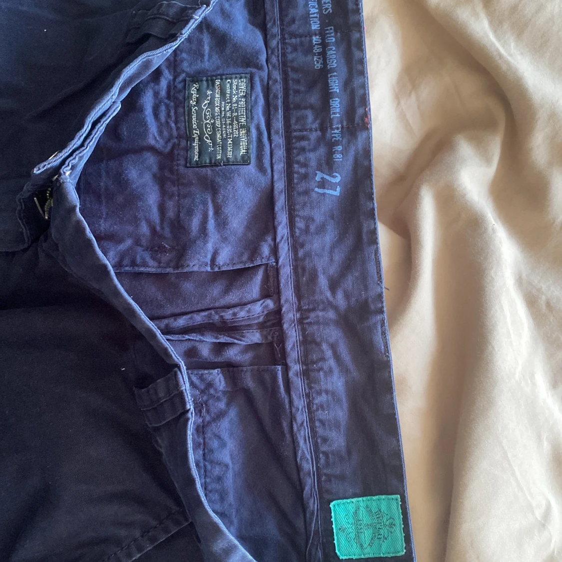 Mörkblå chinos från Replay - 3