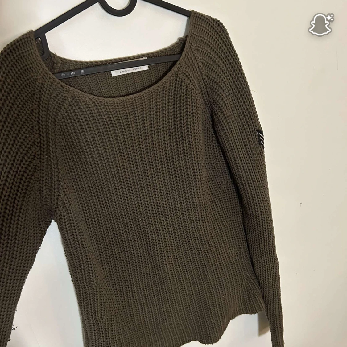 Militärgrön stickad tröja från Capri Collection