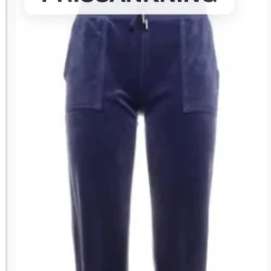 Mörkblå juicy byxor - Mörkblå juicy byxor stl S. I jätte bra skick som nya