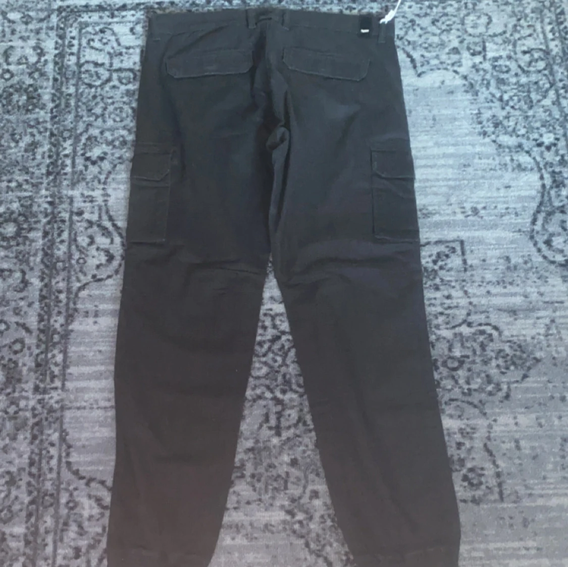 Svarta cargopants - 1