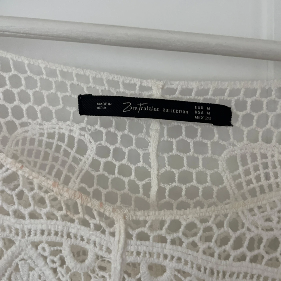 Vit virkad blus med fransar från Zara - 1