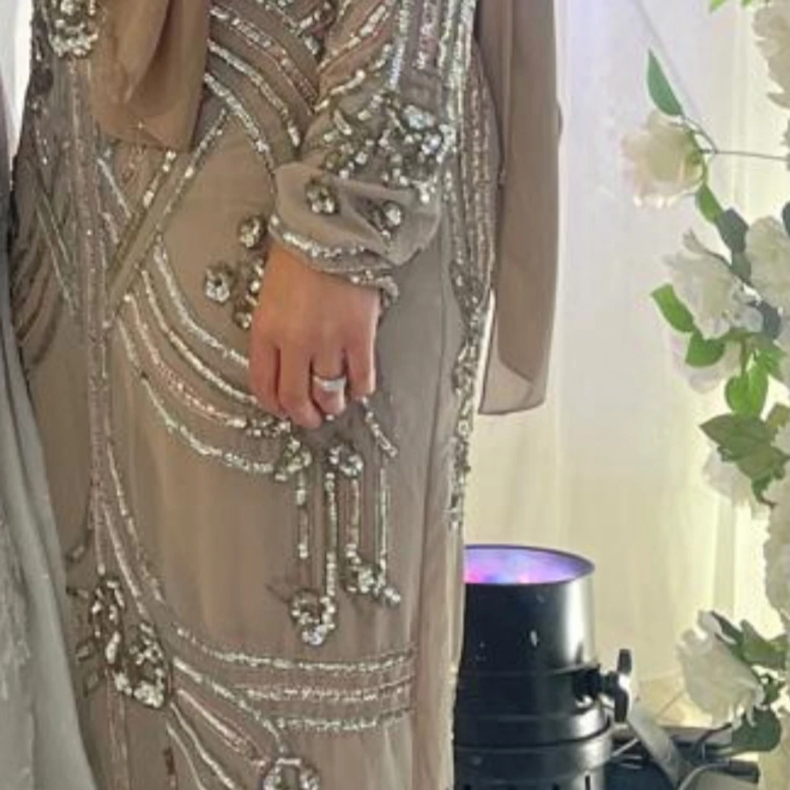 Champagnefärgad långklänning med paljetter - 2