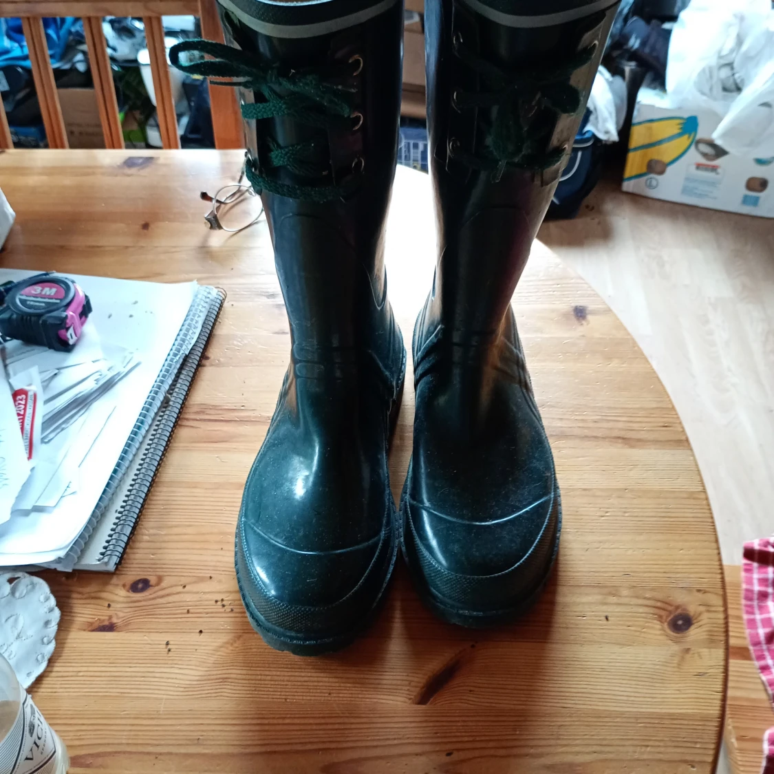 Mörkgröna höga stövlar med snörning stl 41