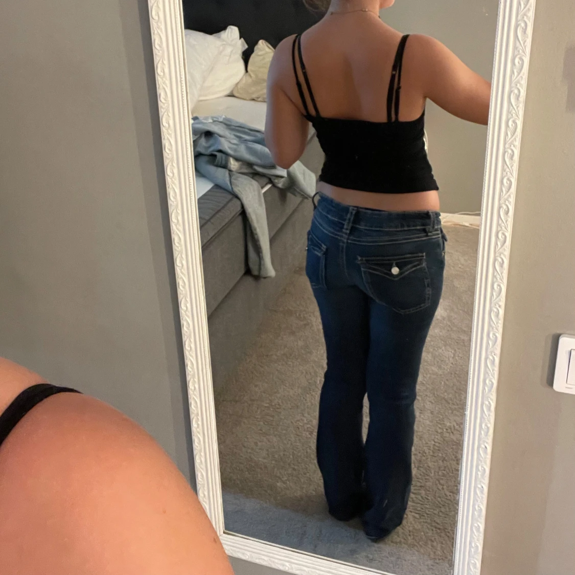 Mörkblåa Gina Young jeans - 1