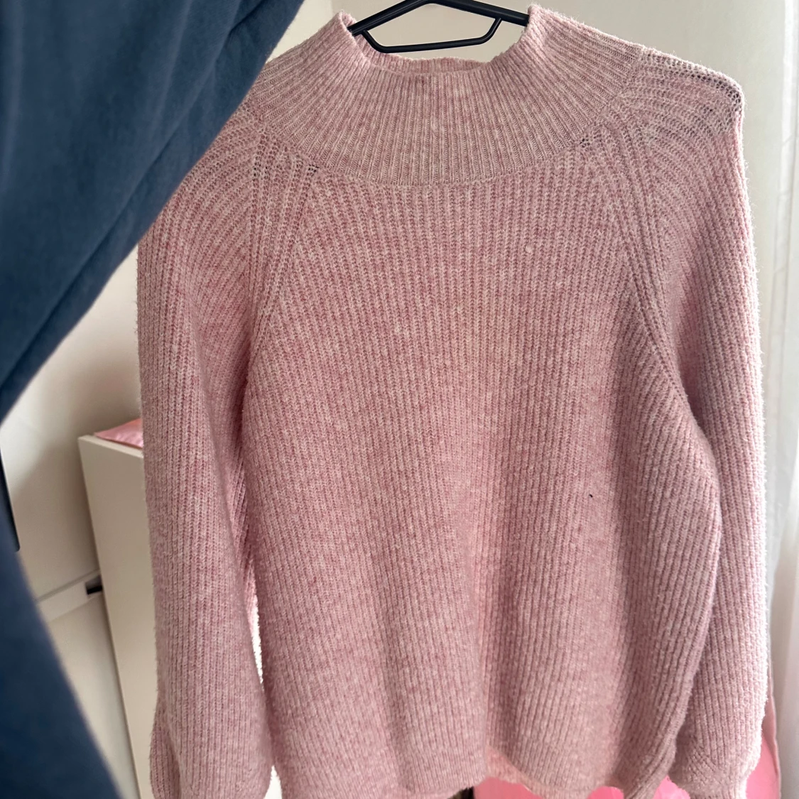 Rosa stickad tröja  - 1