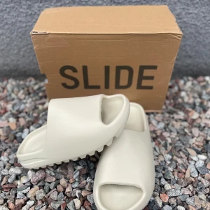 Yeezy slides  - Skönaste tofflorna 