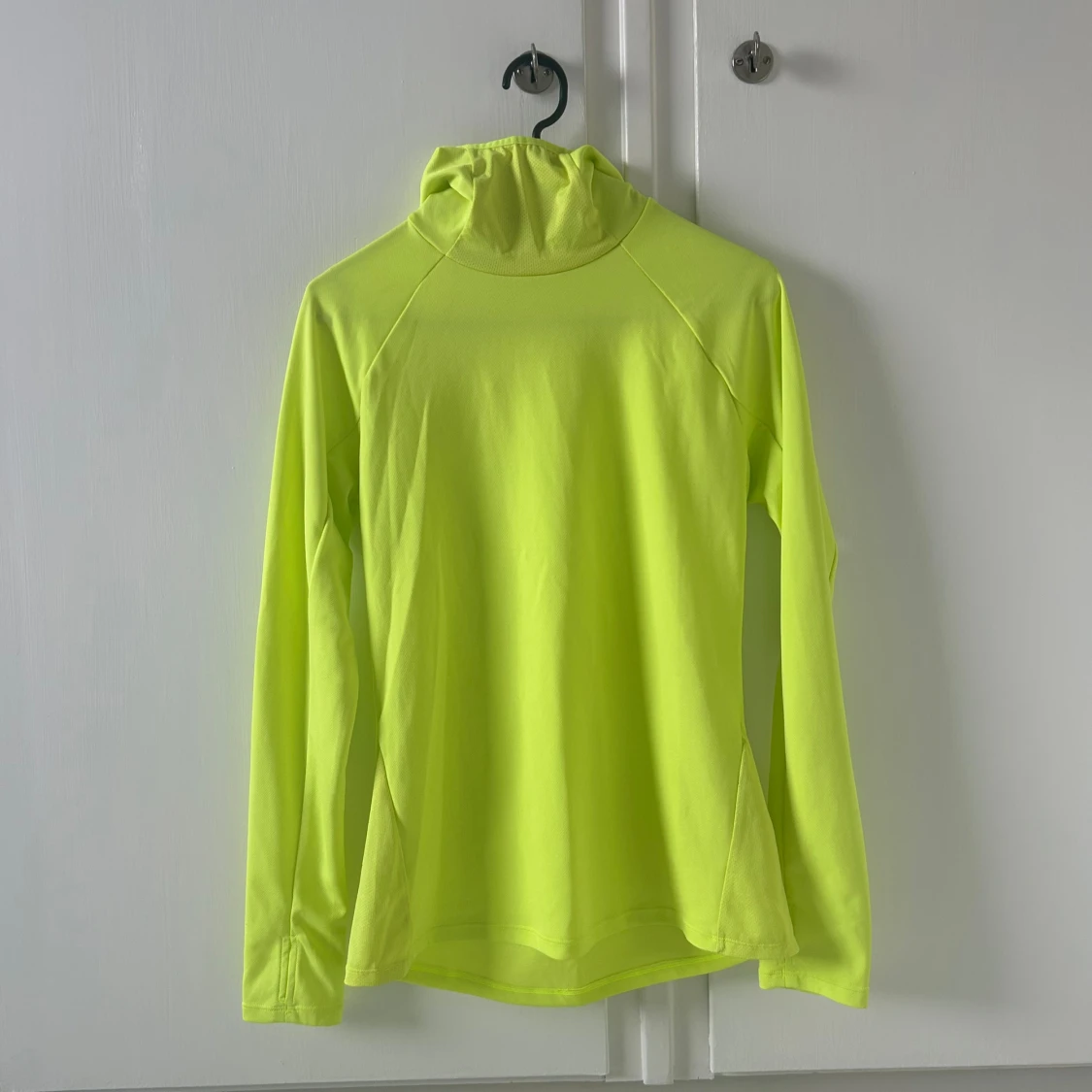 Neongul långärmad träningströja