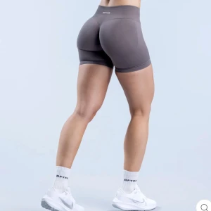 Dfyne Impact Set , Färgen Truffle  - Säljer då jag ska flytta och måste rensa , skriv om ni vill ha mina egna bilder , Båda delarna är i Stl M! , väldigt fint skick på båda delarna!