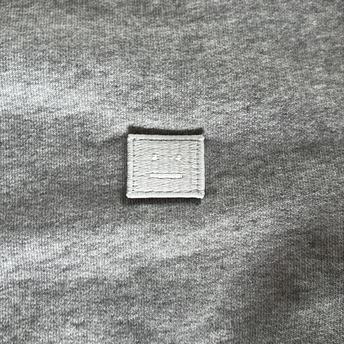 Grå sweatshirt från Acne Studios - 1