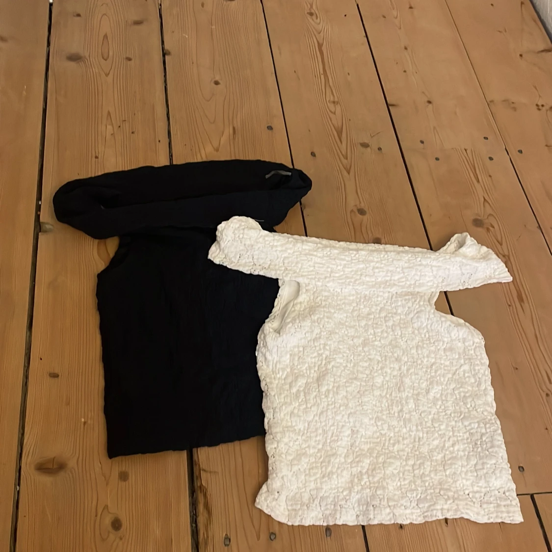 Två strukturerade toppar från Kappahl