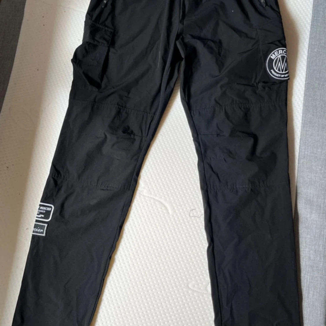 Svarta cargopants från Mercier