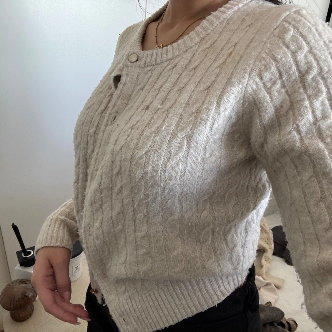 Beige kabelstickad kofta Holly & Whyte - 1