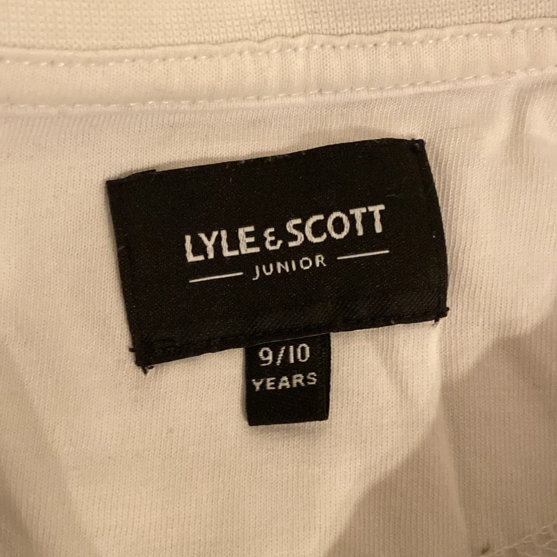 Vit t-shirt från Lyle & Scott Junior (9-10 år) - 2