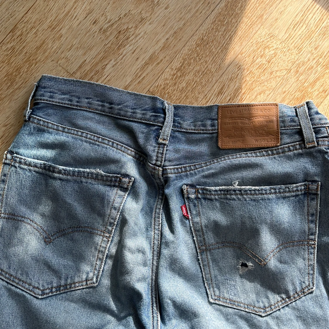 Levi's 551 ljusblå jeans straight fit