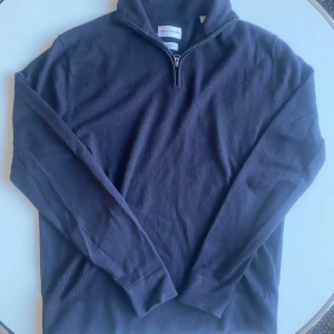 These glott days halfzip - En sjtsctröja från these glory days. Fint skick. Storlek M men passar S.