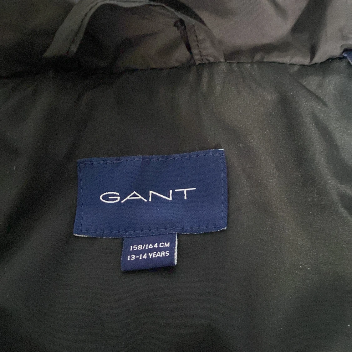 Svart dunväst från Gant - 3
