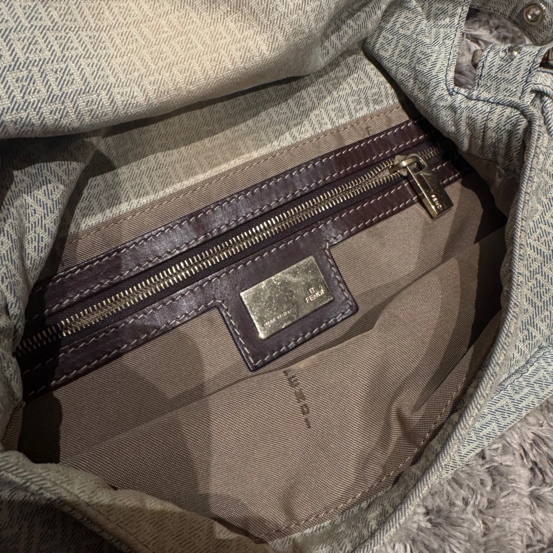 Fendi Baguette axelväska monogram - 2