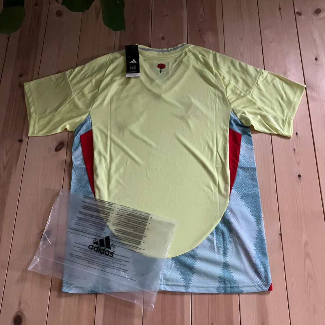 Spaniens gulblå fotbollströja Adidas S - 2