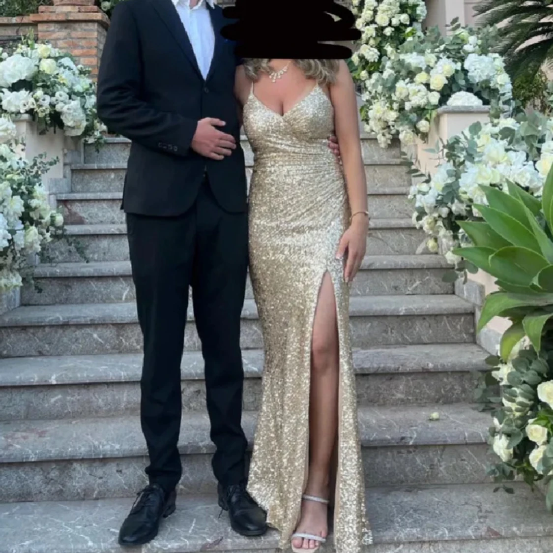 Guldglittrig klänning