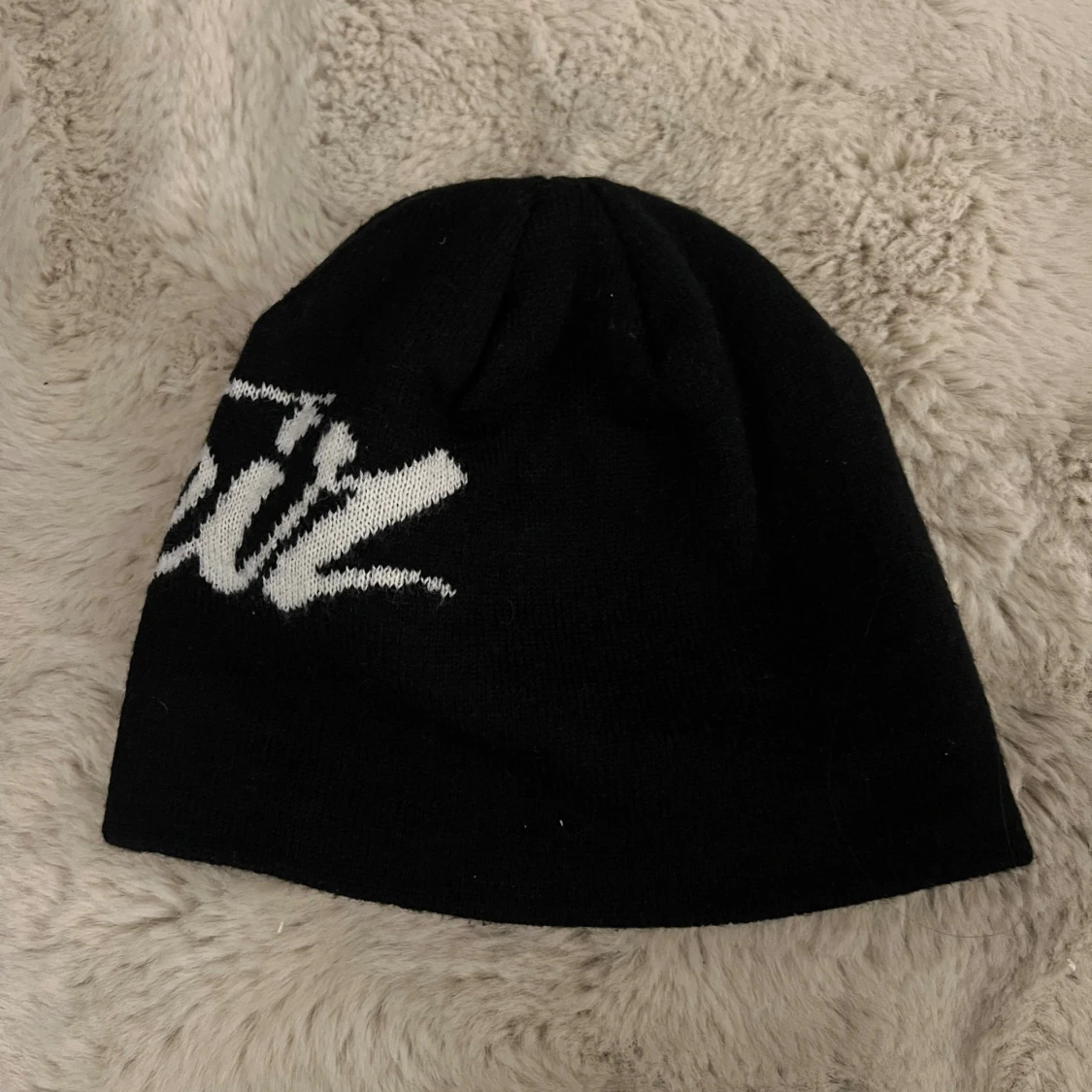 Svart mössa Corteiz  - 1