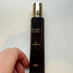 ZARA Starlight Vanilla Parfym - Testat en hon inte för mig. Starlight Vanilla Eau de Parfum från ZARA. 30ml