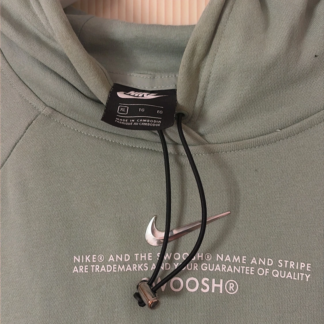 Grön hoodie från Nike med snörning - 2