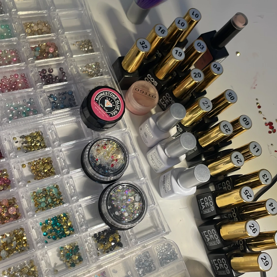 Stort nagelkit med dekorationer och gel - 4