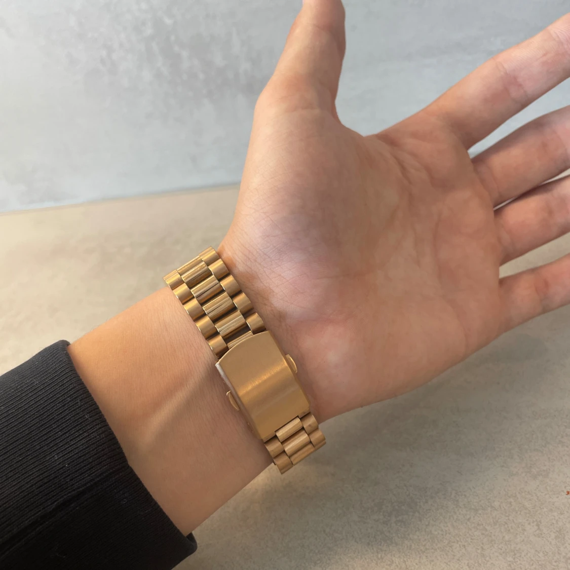 Guldfärgad klocka från Nibosi - 3