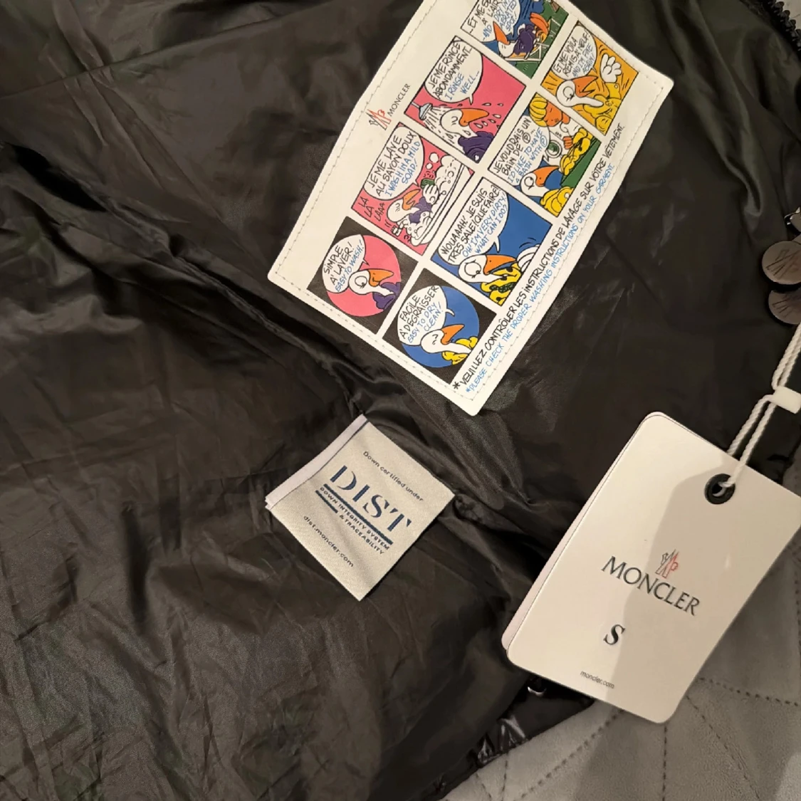 Svart Moncler pufferjacka S - 1