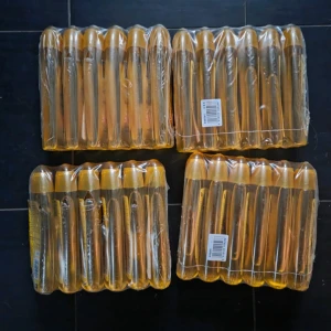 24 flaskor Duschgel Aroma Be Happy, Schwarzkopf  - Duschgel Aroma Be Happy, duschgel med ylang-ylang-extrakt och eteriska oljor. Flera flaskor (4 st 6-pack) i originalförpackning, oöppnade och i nyskick. Perfekt för dig som vill ha en fräsch och upplyftande duschupplevelse. Doft av blommor och eteriska oljor. 