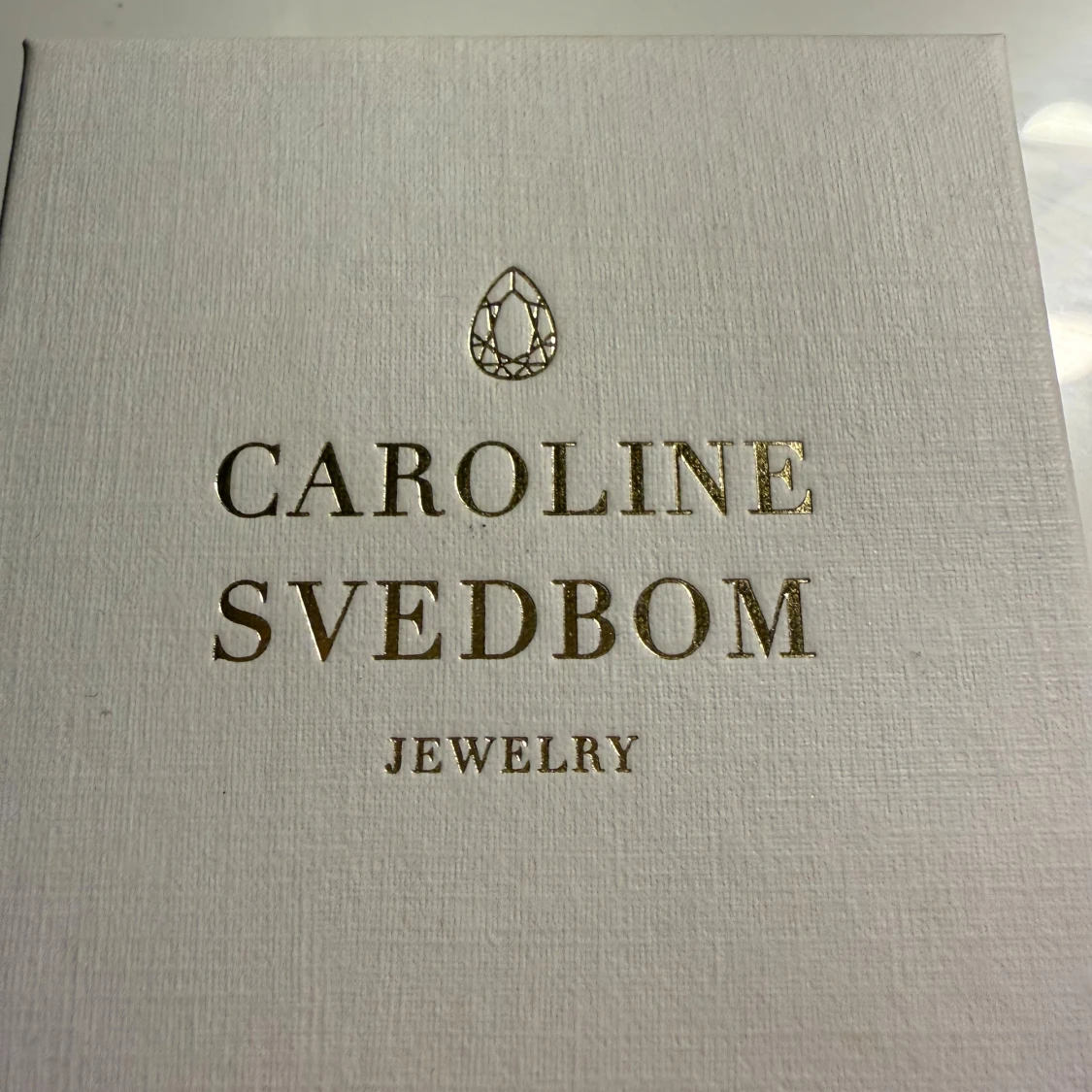 Caroline Svedbom armband med rosa stenar - 1