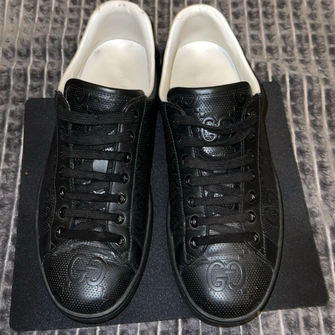 Svarta skor från Gucci