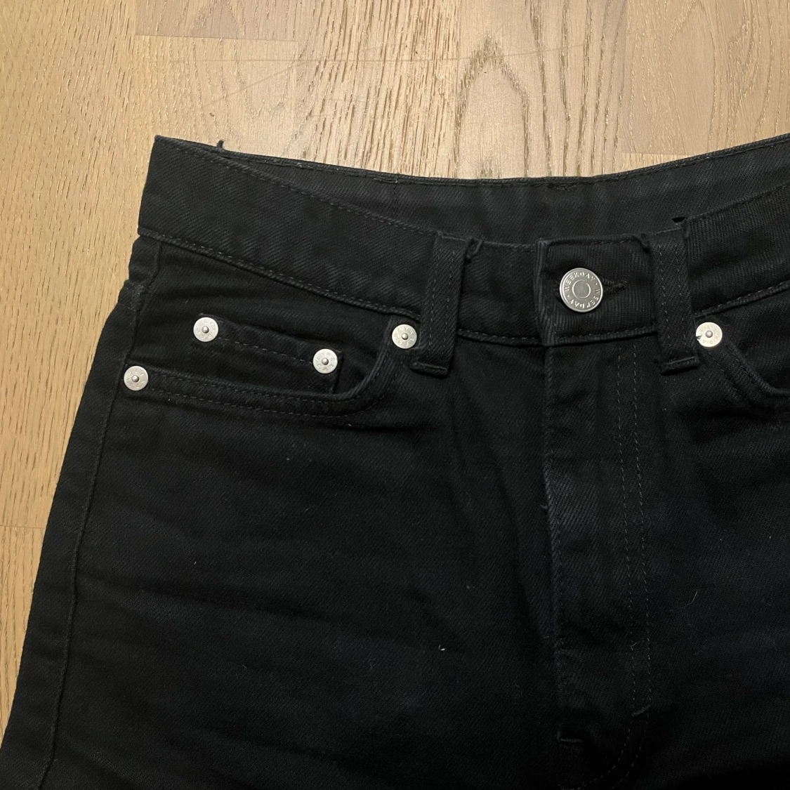 Svarta Weekday Rowe jeans W24 L30 - 3