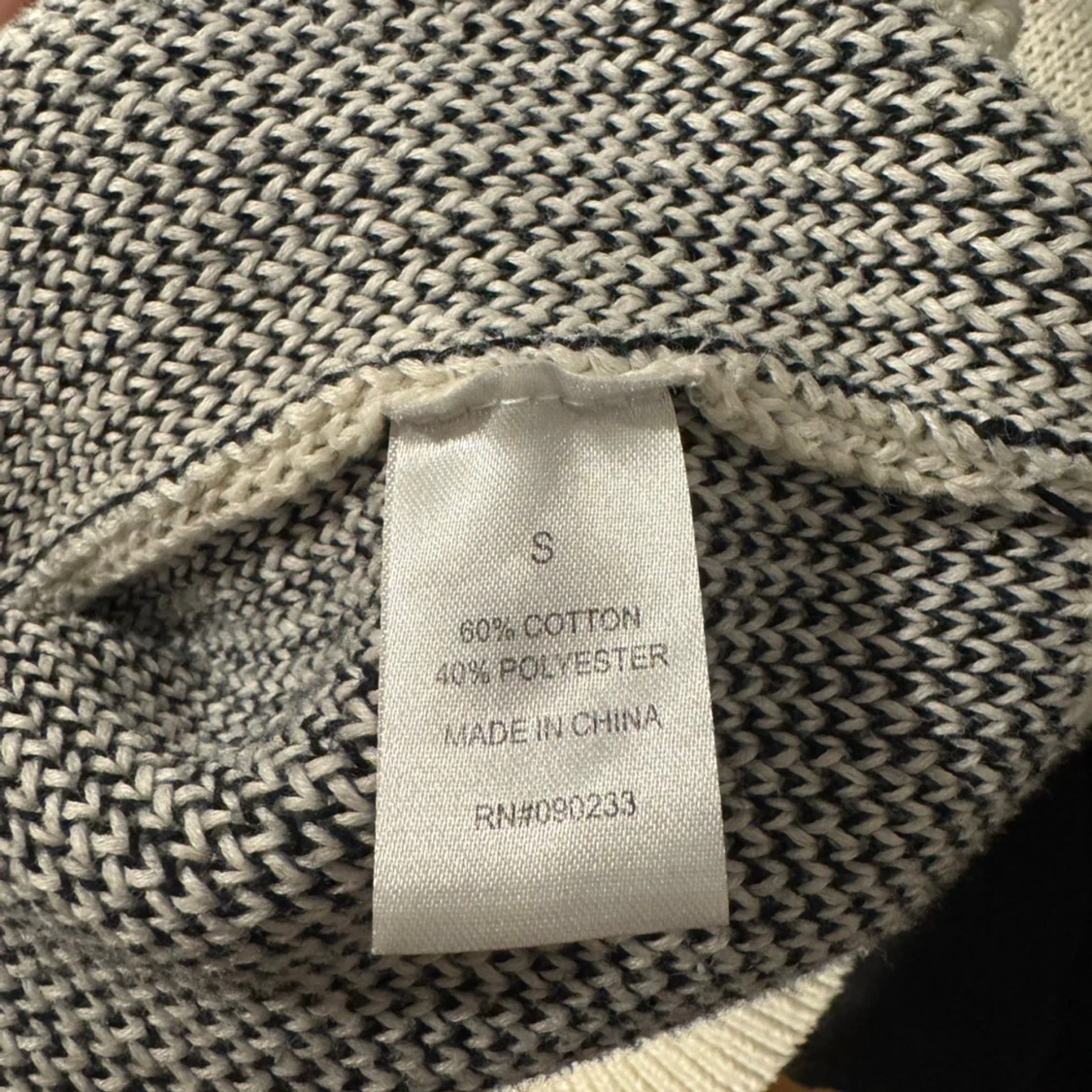 Beige Essentials hoodie med huva - 1