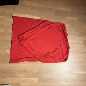 Ralph Lauren  - Hej. Säljer nu denna sjukt snygga Ralph Lauren tröja är inprincip i helt nytt skick. Hör av er vid frågor! 