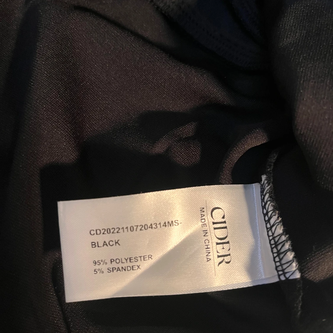 Svart minikjol från Cider med slits - 4