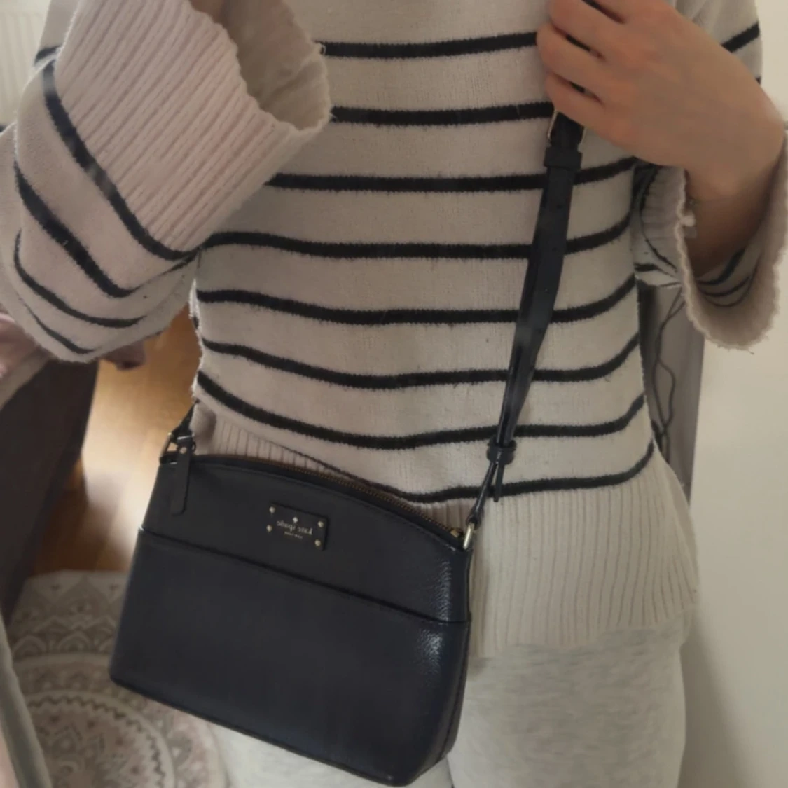 Marinblå axelväska från Kate Spade